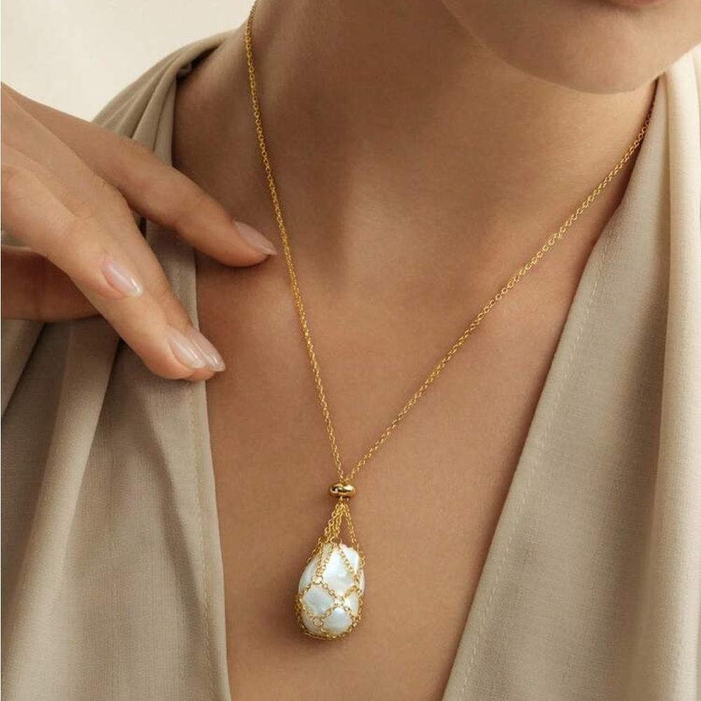 Gold and pearl NecklaceโQ455